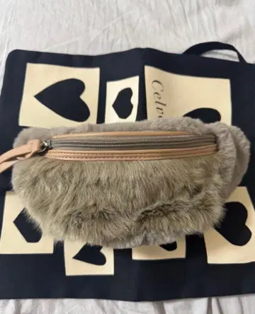 Gready Brilliant 인조 모피 바디백