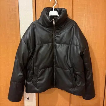 G.O.C 블랙 다운 자켓 M 사이즈