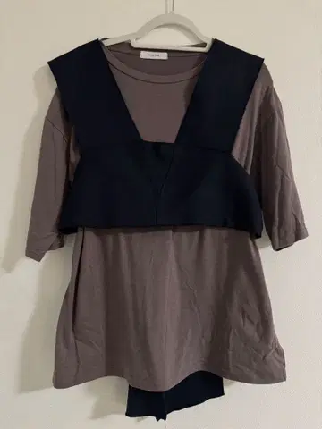 Eimee Law 네이비 뷔스티에 상의 세트