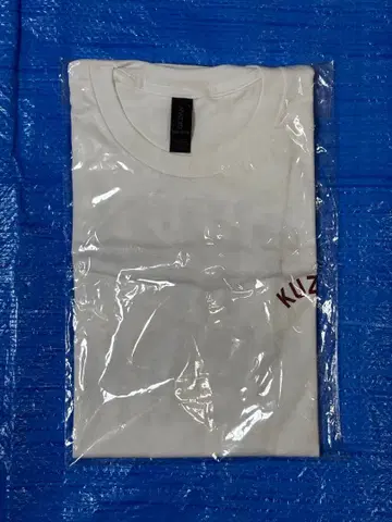 KUZIRA LOGO TEE white x red