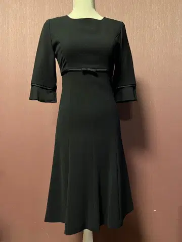 블랙 플레어 드레스 7부 소매