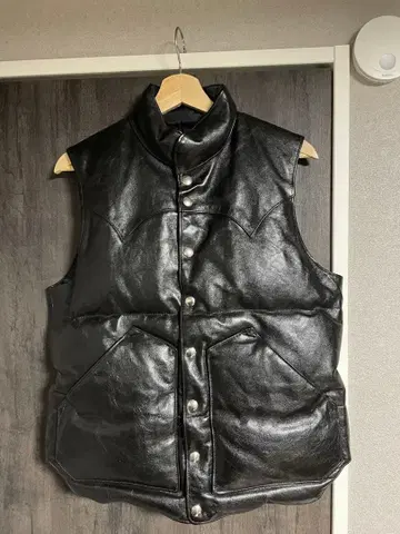 레인보우 컨트리 가죽 다운 베스트 블랙 36인치