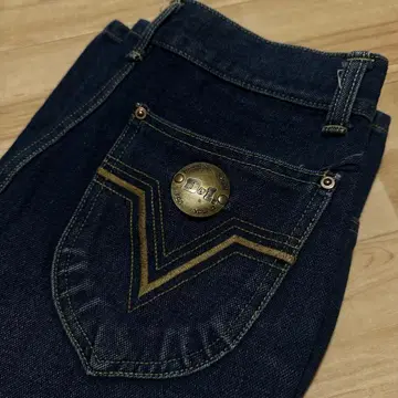 D&I 스트레이트 데님 다크 네이비 V자 디자인 빈티지