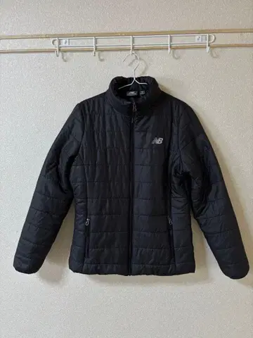 뉴발란스 패딩 자켓 M 사이즈