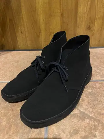 CLARKS 클락스 트 부츠 블랙 스웨이드