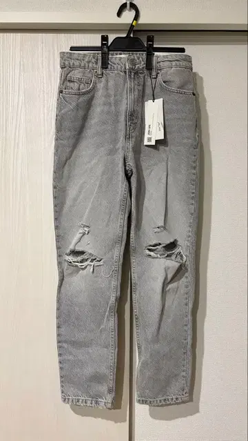 [ 미사용 새상품 ] ZARA CLASSIC MOM FIT 데미지 진