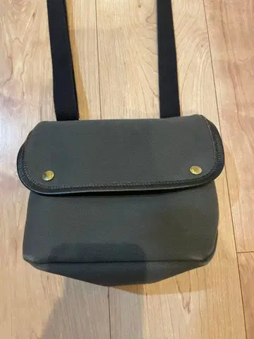 BRADY / 브래디 AVON MINI 그레이