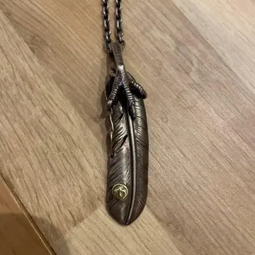 깃털 모티브 목걸이