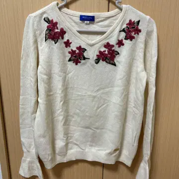 BLUE LABEL CRESTBRIDGE 꽃무늬 스웨터 38