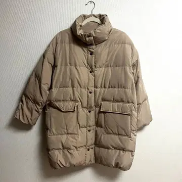 베이지 다운 자켓