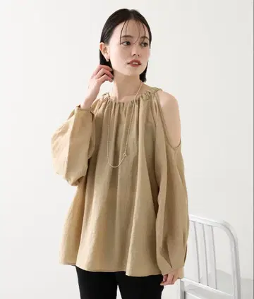 어깨 트임 블라우스