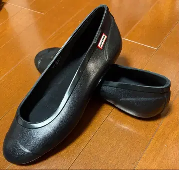 Hunter 블랙 플랫슈즈 합성수지제