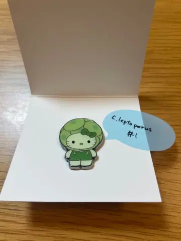 간사이 만박 해조 키티 핀 배지 칼시디스쿠스