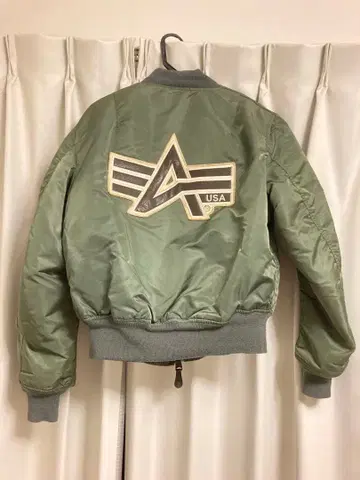 MA-1 플라이트 자켓 올리브 그린