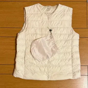 UNIQLO 퍼프 테크 퀼팅 컴팩트 베스트 XL 화이트 수납 가방 포함