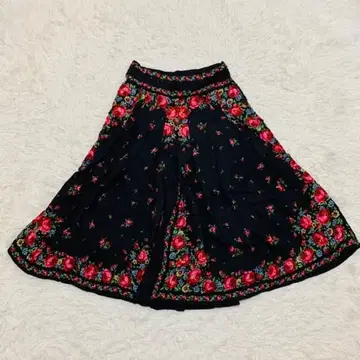 빈티지 꽃무늬 티롤리안 스커트 민족 의상 블랙_17