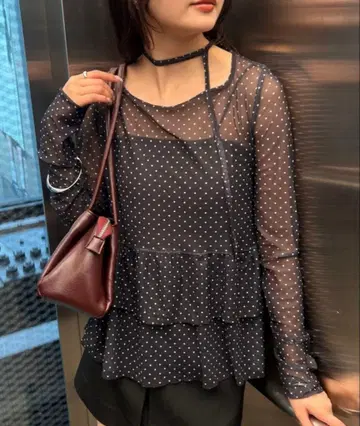 미스틱 도트 티어드 풀오버 블랙