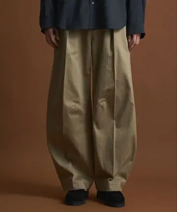 PUBLIC TOKYO PUBLIC CHINOS 배럴 레그 이지