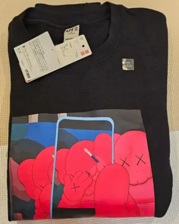 유니클로 카우스 uniqlo kaws 맨투맨 트레이닝복