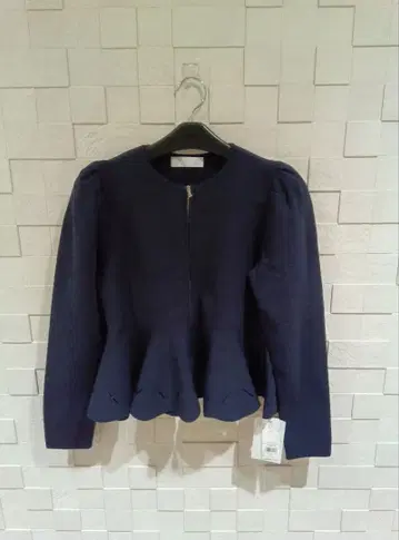 택 포함 미사용 새상품 완판템! 셀포드 페플럼 컷워크 ZIP 가디건