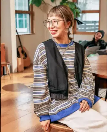 LEPSIM 미와타라 자수 보더 T [ 블루 x 멀티 ]