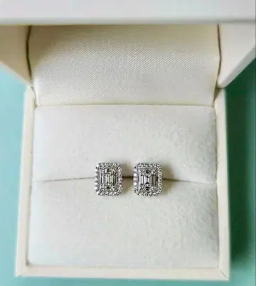 버킷컷 귀걸이 0.4ct x 0.4ct 레하임