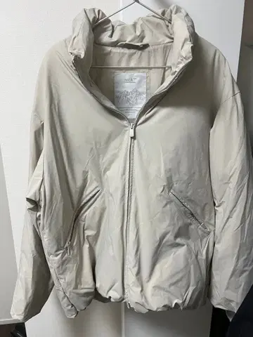 HEAT 풀 집업 후드 부착 다운 자켓 베이지