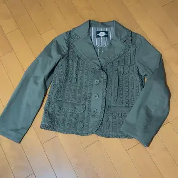 핑크하우스 프릴 달린 올리브 그린 자켓