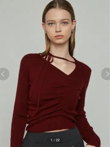 EMODA 초커 개더 핏 니트 블랙