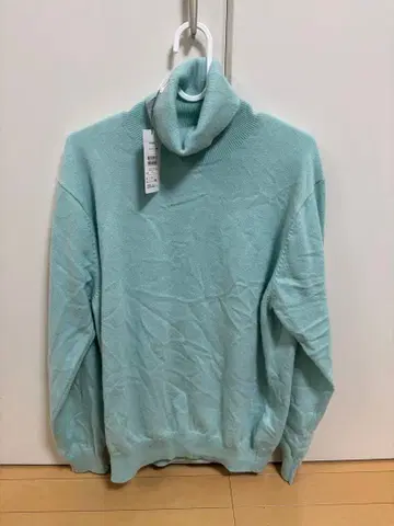 SHAKEHAND 캐시미어 민트 그린 터틀넥 스웨터