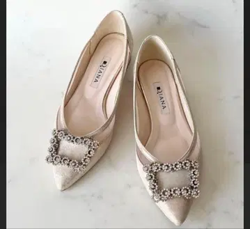 DIANA 실버 비쥬 장식 플랫슈즈