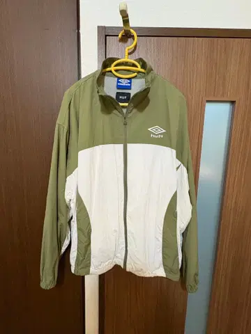 HUF 나일론 자켓 M 사이즈 올리브/화이트