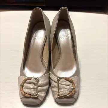 히미코 베이지 펌프스 23.5