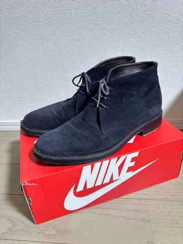 BOEMOS 스웨이드 네이비 처카 부츠