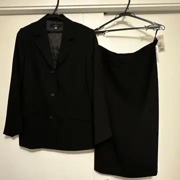 택 포함 새상품 AGASA 블랙 자켓 스커트 수트 13호 레나운 레리안