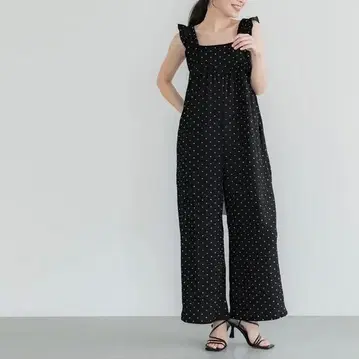 새상품 coca 주름 셔링 프릴 올인원 블랙 x 도트 M 코카