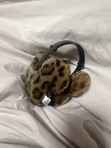 도쿄 디즈니 리조트 레오파드 무늬 귀도리