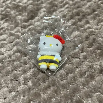 산리오 치비토모 시크릿 키링 키티 벌레 씨