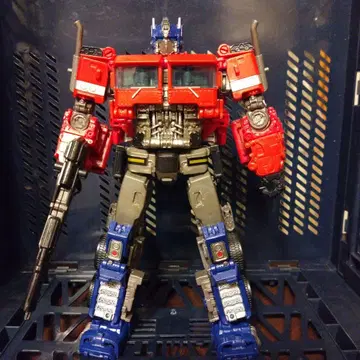 트랜스포머 스튜디오 시리즈 옵티머스 프라임 (범블비)