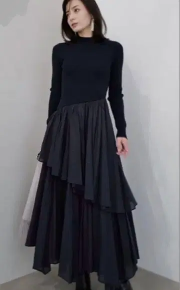 anuans 불규칙 밑단 도킹 니트 원피스 네이비 M 사이즈