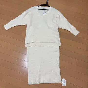 아이보리 V넥 리브 셋업