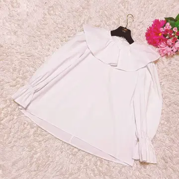 UNMNOU 앙미누 대옷깃 블라우스 화이트 프릴