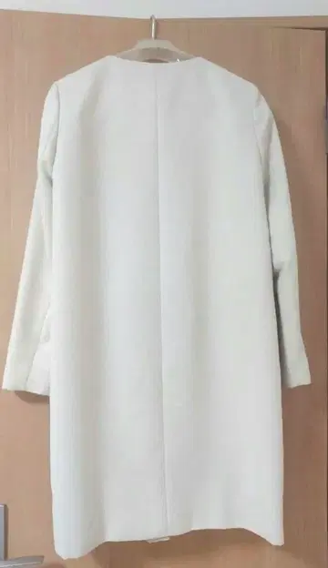 Loungedress 화이트 스웨이드 롱 코트