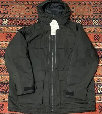 새상품 유니클로 x 화이트 마운티니어링 하이브리드 다운 오버사이즈 파카