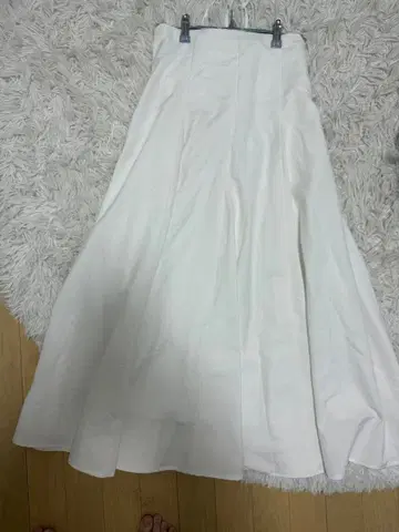 RANDA 플레어 롱 스커트 화이트