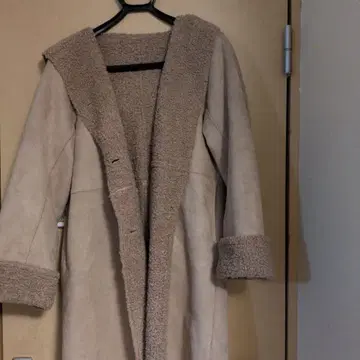 베이지 보아 안감 롱 코트