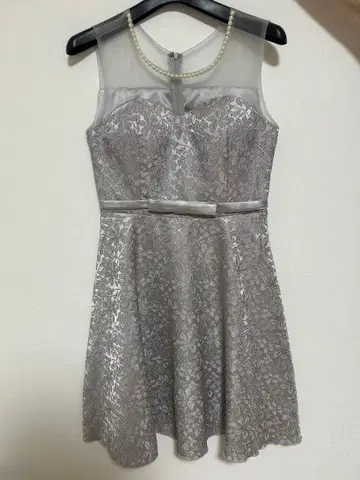 그레이 플로럴 레이스 드레스