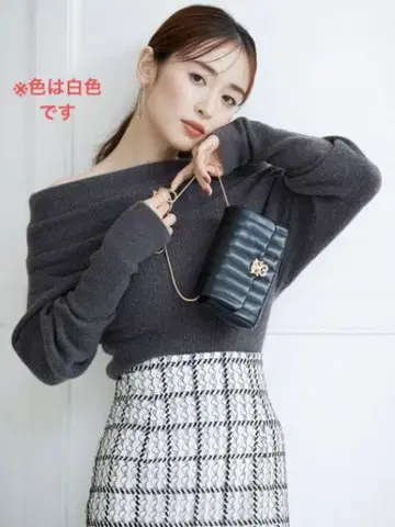 택 포함 미사용 새상품 SNIDEL 루즈 오프숄더 니트 풀오버