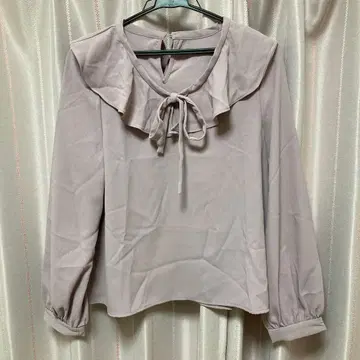 프릴 장식 라이트 핑크 블라우스