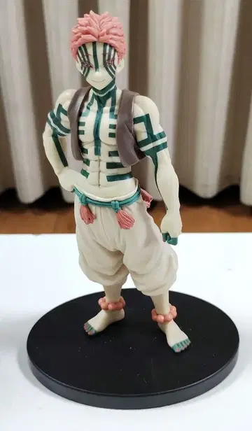 귀멸의 칼날 아카자 피규어